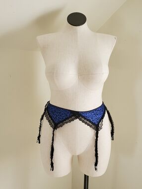 60s Vintage ILGWU Blue & Black Leopard Cheetah Print Garter Belt